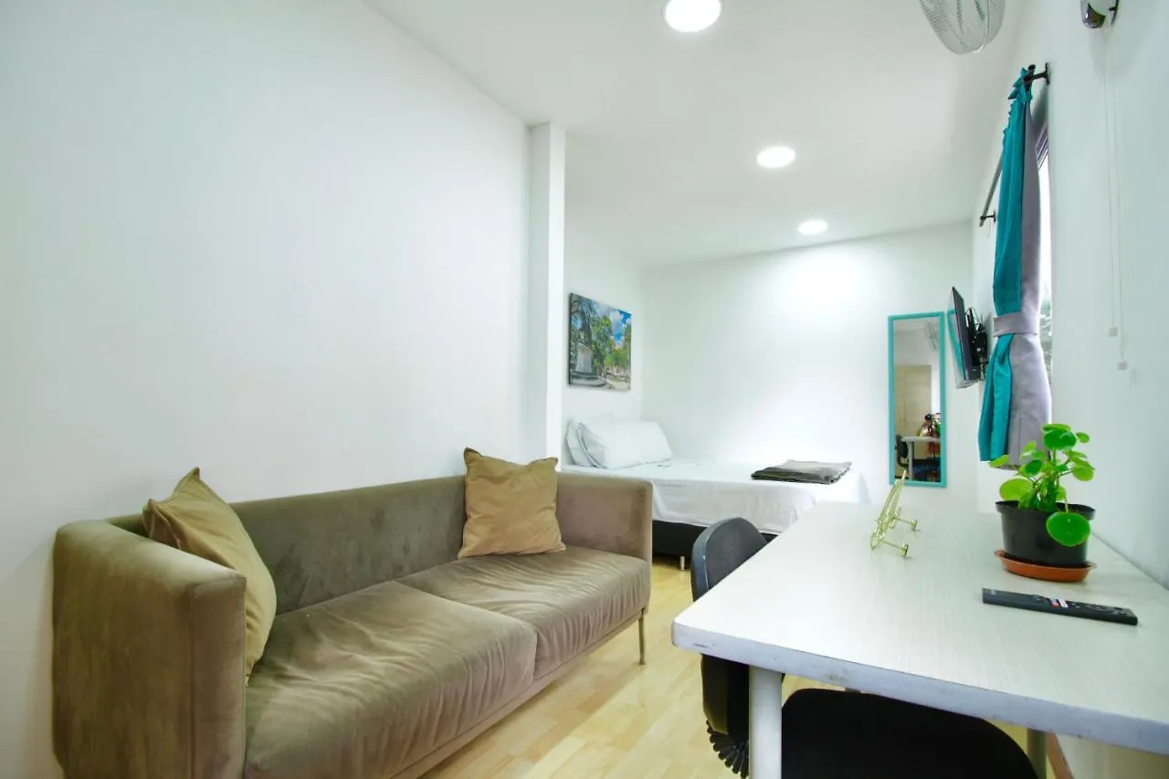 Poblado Park Guest House 메딜린 3*,
