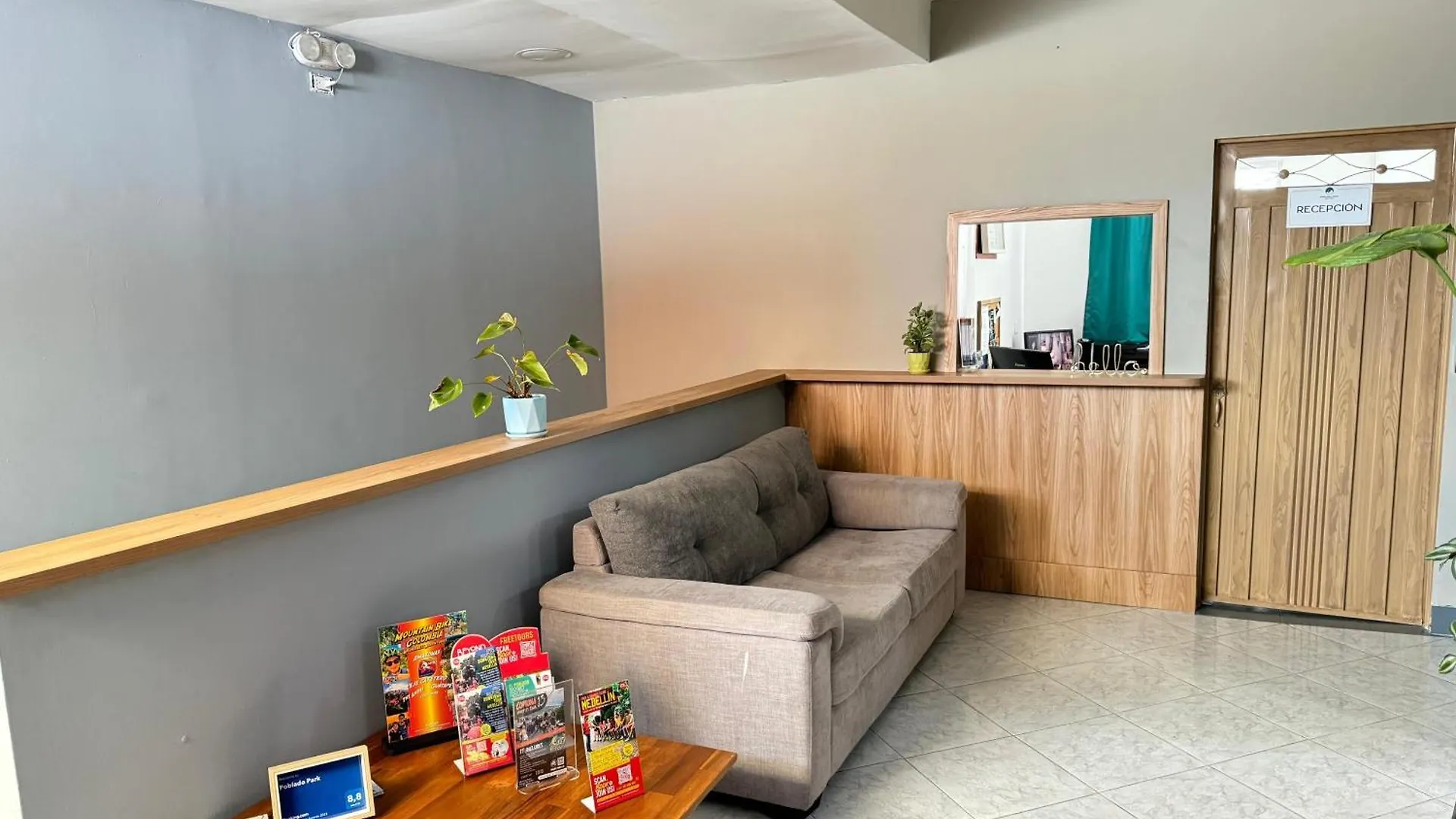 Poblado Park Guest House 메딜린 3*,  콜롬비아